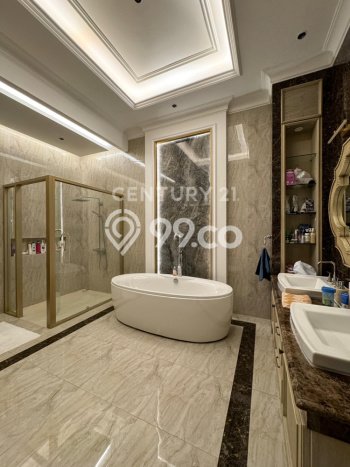 Siap Huni Hunian Elit 5 Kamar di Menteng Dekat ke Mana Pun Siap Huni Hunian Elit 5 Kamar di Menteng Dekat ke Mana Pun