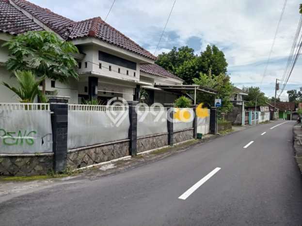 Dijual Hunian Rumah Terawat 4 KT di Maguwoharjo, Yogyakarta Dijual Hunian Rumah Terawat 4 KT di Maguwoharjo, Yogyakarta