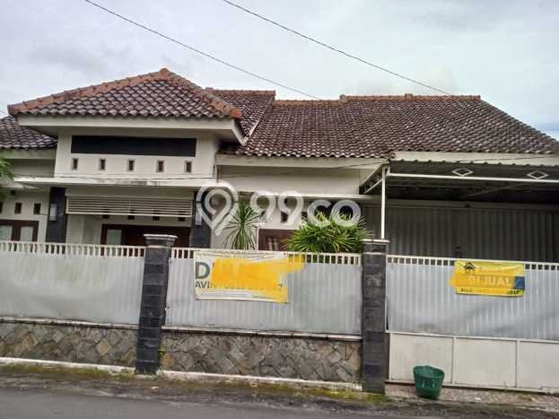 Dijual Hunian Rumah Terawat 4 KT di Maguwoharjo, Yogyakarta Dijual Hunian Rumah Terawat 4 KT di Maguwoharjo, Yogyakarta