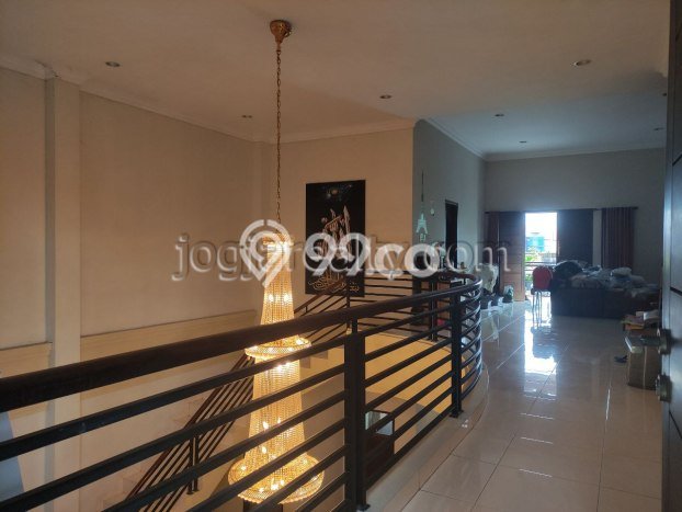 Jual Rumah Mewah Elegan Dengan View Cantik di Condong Catur, Sleman Jual Rumah Mewah Elegan Dengan View Cantik di Condong Catur, Sleman