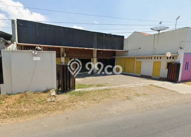 AREA KOMERSIAL! Ruko For Rent di Pati, Luas 80m2m², Akses Utama AREA KOMERSIAL! Ruko For Rent di Pati, Luas 80m2m², Akses Utama