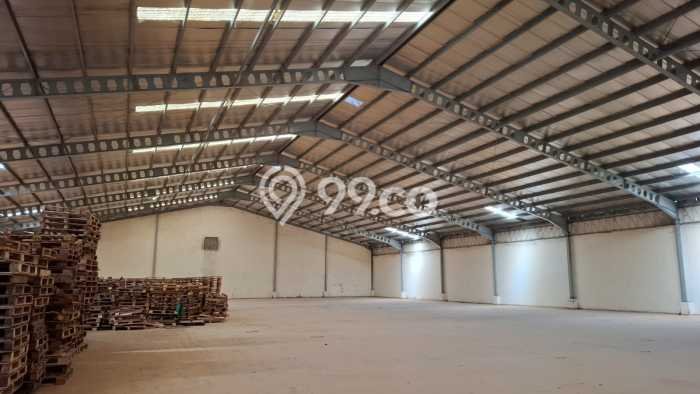LOKASI BISNIS! Gudang Disewakan di , Luas 10074m2m², Jalan Strategis LOKASI BISNIS! Gudang Disewakan di , Luas 10074m2m², Jalan Strategis