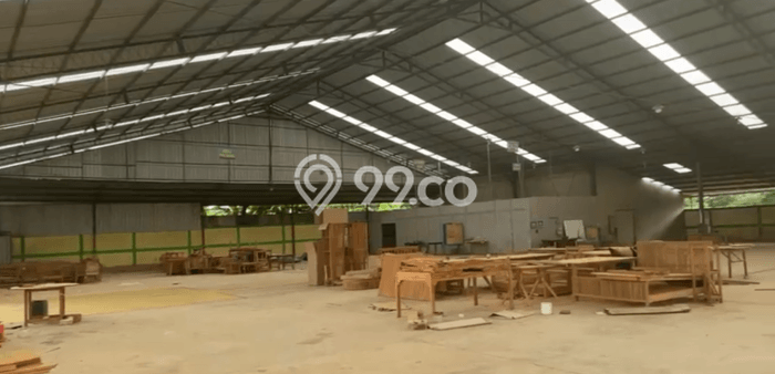 Gudang Kawasan Jepara, Luas 25000m2m², Pusat Komersial Gudang Kawasan Jepara, Luas 25000m2m², Pusat Komersial