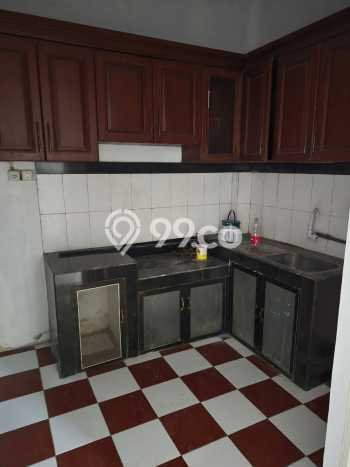 PROPERTI UNGGULAN! Rumah di , 3 KM, Lingkungan Premium, Luas 200m2m² LB 300m2m² PROPERTI UNGGULAN! Rumah di , 3 KM, Lingkungan Premium, Luas 200m2m² LB 300m2m²