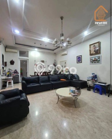Jual Rumah Luas Elegan Dengan View Eksklusif di Daan Mogot, Jakarta Barat Jual Rumah Luas Elegan Dengan View Eksklusif di Daan Mogot, Jakarta Barat