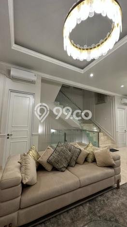 Rumah Elit Modern Tanpa Renovasi di Meruya Jakarta Barat Rumah Elit Modern Tanpa Renovasi di Meruya Jakarta Barat