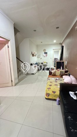 Rumah Luas Asri 3 KT Siap Huni di BSD Residence One Tangerang Rumah Luas Asri 3 KT Siap Huni di BSD Residence One Tangerang