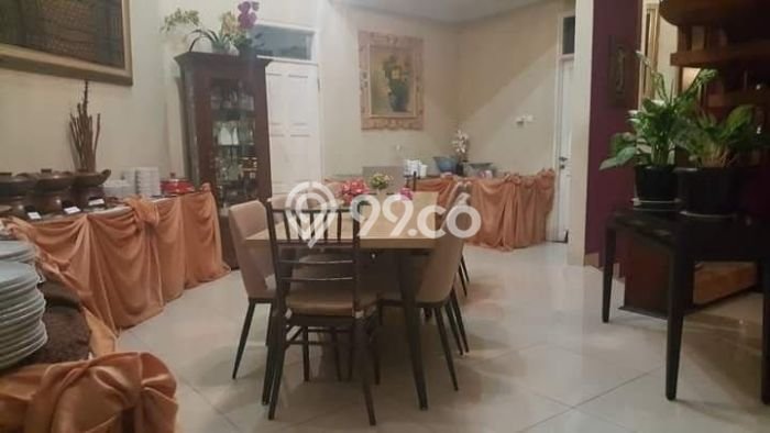 Ready to Use! Luxury House LT 405m2 Desain Elegan di Jati Padang Ready to Use! Luxury House LT 405m2 Desain Elegan di Jati Padang