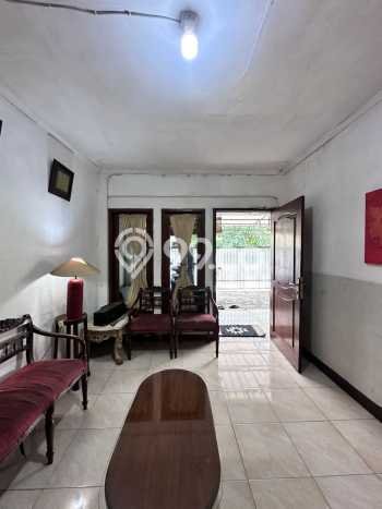 Ready to Use! Luxury House LT 320m2 Desain Elegan di Menteng Dalam Ready to Use! Luxury House LT 320m2 Desain Elegan di Menteng Dalam