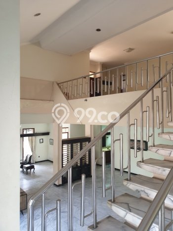 For Sale! Premium House LT 624m2 Desain Elegan di Darmo permai For Sale! Premium House LT 624m2 Desain Elegan di Darmo permai