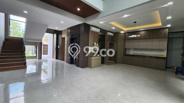 Ready to Use! Premium House LT 210m2 Desain Elegan di Citraland Ready to Use! Premium House LT 210m2 Desain Elegan di Citraland