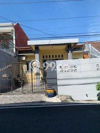 Rumah Luas Asri 3 KT Siap Pakai di Manukan Surabaya Rumah Luas Asri 3 KT Siap Pakai di Manukan Surabaya