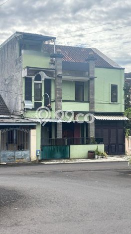 Lokasi strategis! Rumah siap huni disewakan di Lowokwaru LB 200m2 Lokasi strategis! Rumah siap huni disewakan di Lowokwaru LB 200m2
