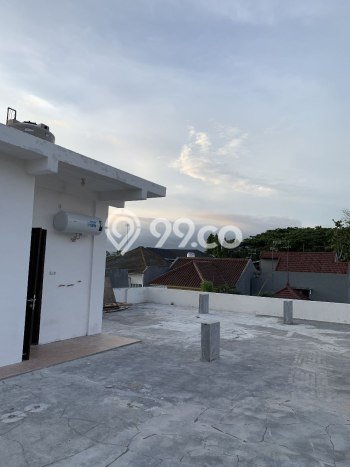 Ready to Use! Luxury House LT 200m2 Desain Elegan di Araya Ready to Use! Luxury House LT 200m2 Desain Elegan di Araya