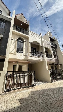 Rumah Modern Minimalis 4 Kamar Siap Huni di Lowokwaru Rumah Modern Minimalis 4 Kamar Siap Huni di Lowokwaru
