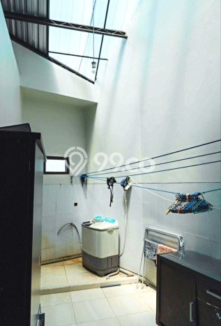 Siap Huni Hunian Elit 8 Kamar di Klojen Dekat ke Mana Saja Siap Huni Hunian Elit 8 Kamar di Klojen Dekat ke Mana Saja