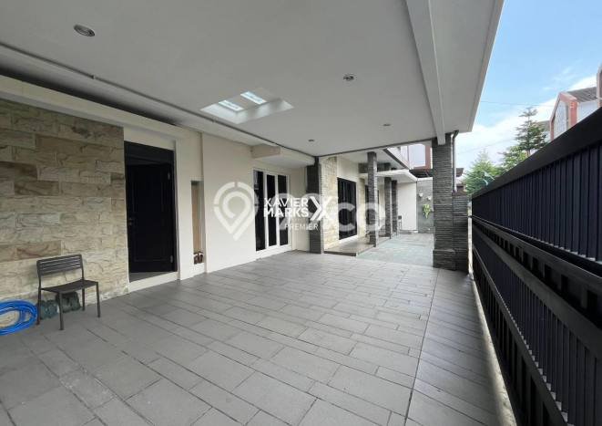 DIJUAL CEPAT! Rumah Sukun, Malang, LT 160m2m² LB 250m2m² DIJUAL CEPAT! Rumah Sukun, Malang, LT 160m2m² LB 250m2m²