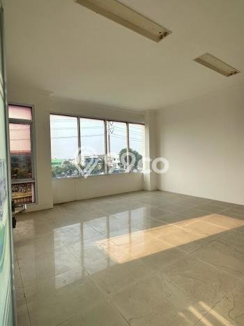 Gudang Dijual di Cengkareng LT 4300m2, LB 2300m2 untuk Investasi Gudang Dijual di Cengkareng LT 4300m2, LB 2300m2 untuk Investasi