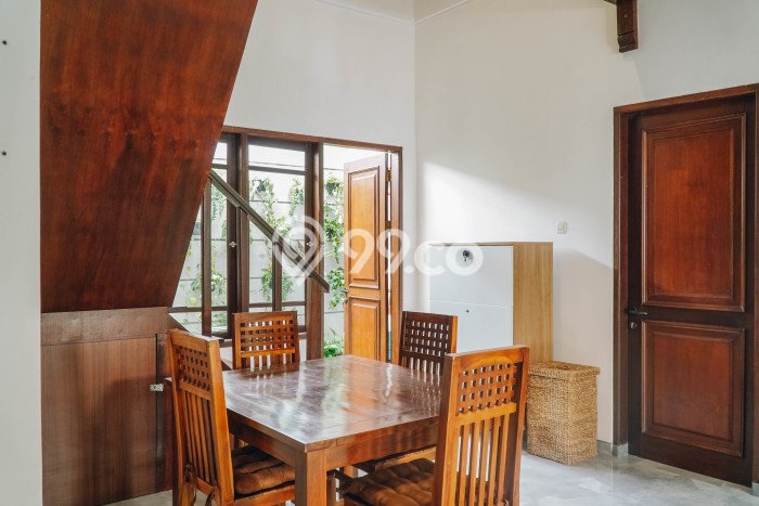 Disewakan! Rumah 3 Kamar Tidur &
2 Kamar Mandi di Pererenan, Badung Disewakan! Rumah 3 Kamar Tidur &
2 Kamar Mandi di Pererenan, Badung