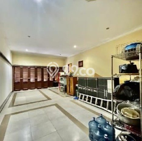 Siap Huni Hunian Elit 7 Kamar di Menteng Dekat ke Mana Pun Siap Huni Hunian Elit 7 Kamar di Menteng Dekat ke Mana Pun