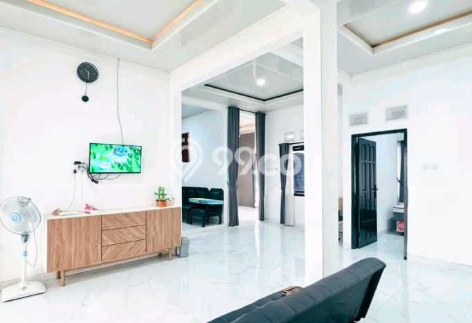 PROPERTI UNGGULAN! Rumah Strategis di , LT 231m2m² Bangunan 200m2m² PROPERTI UNGGULAN! Rumah Strategis di , LT 231m2m² Bangunan 200m2m²