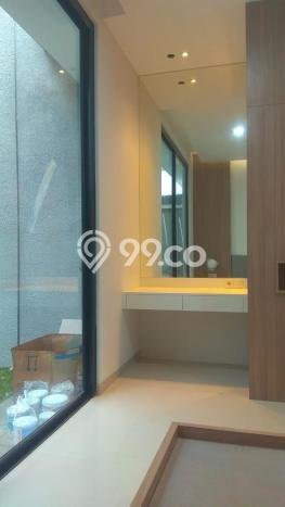Ready to Use! Premium House LT 333m2 Desain Modern di Ngesrep Ready to Use! Premium House LT 333m2 Desain Modern di Ngesrep