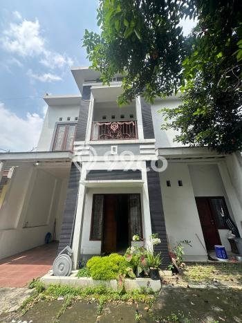 Jual Rumah Bagus Siap Huni LB 160m2 di Banyumanik, Semarang Jual Rumah Bagus Siap Huni LB 160m2 di Banyumanik, Semarang