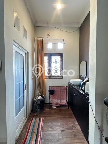 Jual Rumah Bagus Siap Huni LB 160m2 di Banyumanik, Semarang Jual Rumah Bagus Siap Huni LB 160m2 di Banyumanik, Semarang