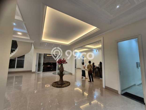 Hunian Mewah LB 1050m2 Siap Pakai Desain Elegan di Pondok Indah, Jakarta Selatan Hunian Mewah LB 1050m2 Siap Pakai Desain Elegan di Pondok Indah, Jakarta Selatan