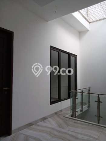For Sale! Luxury House LT 150m2 Desain Elegan di Puri Indah For Sale! Luxury House LT 150m2 Desain Elegan di Puri Indah