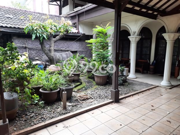 Rumah Luxury Modern Tanpa Renovasi di Rawamangun Jakarta Timur Rumah Luxury Modern Tanpa Renovasi di Rawamangun Jakarta Timur