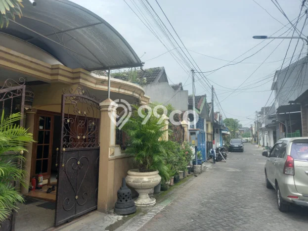 Jual Rumah Favorit Siap Huni LB 165m2 di Tambaksari, Surabaya Jual Rumah Favorit Siap Huni LB 165m2 di Tambaksari, Surabaya