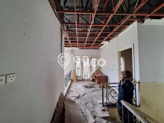 Rumah Elit Modern Siap Huni di Wisata Bukit Mas Surabaya Rumah Elit Modern Siap Huni di Wisata Bukit Mas Surabaya