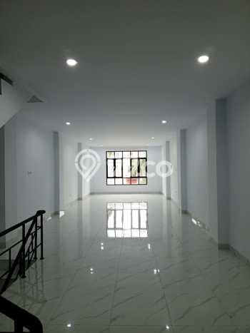 Ruko Dijual di Prime Area Jakarta Barat Luas 270m2 Ruko Dijual di Prime Area Jakarta Barat Luas 270m2