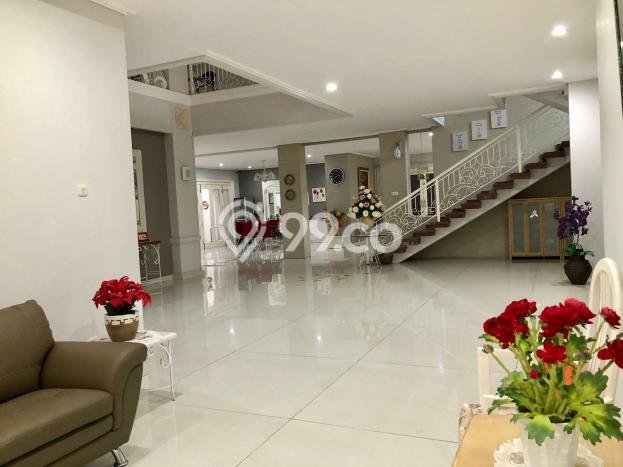 Hunian Elit LB 1000m2 Siap Pakai Desain Elegan di Graha, Surabaya Hunian Elit LB 1000m2 Siap Pakai Desain Elegan di Graha, Surabaya
