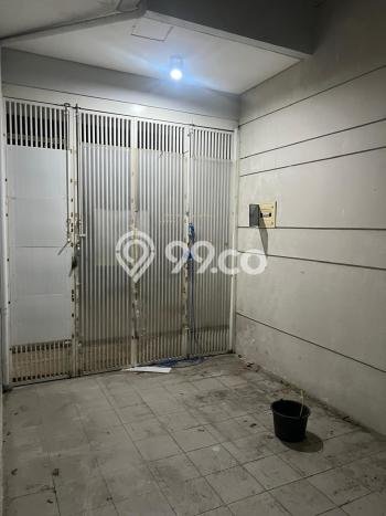 Rumah Elit Modern Tanpa Renovasi di Pakuwon Indah Surabaya Rumah Elit Modern Tanpa Renovasi di Pakuwon Indah Surabaya
