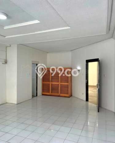 Ready to Use! Luxury House LT 745m2 Desain Elegan di Kemang Ready to Use! Luxury House LT 745m2 Desain Elegan di Kemang