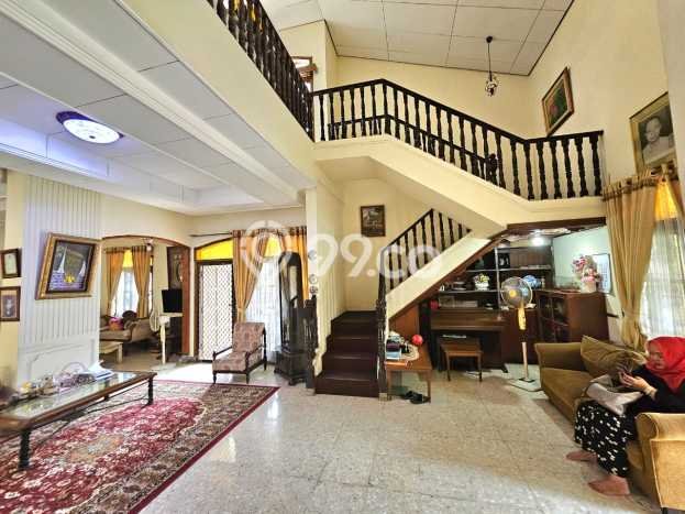 Rumah Elit Modern Tanpa Renovasi di Pulo Asem Jakarta Timur Rumah Elit Modern Tanpa Renovasi di Pulo Asem Jakarta Timur