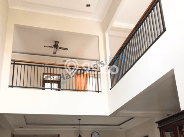 Rumah Eksklusif Siap Huni LT 200m2 di Pamulang, Tangerang Selatan Rumah Eksklusif Siap Huni LT 200m2 di Pamulang, Tangerang Selatan