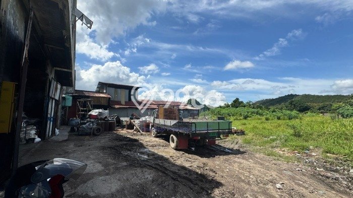 Lokasi Strategis! Dijual Gudang Bisnis di Sekupang, Batam Kondisi Baik Lokasi Strategis! Dijual Gudang Bisnis di Sekupang, Batam Kondisi Baik