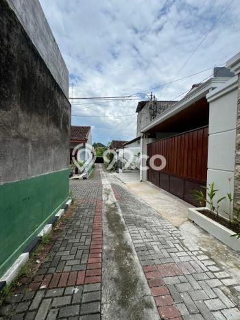 Rumah Modern Minimalis 4 Kamar Bisa Langsung Pindah di Mlati Rumah Modern Minimalis 4 Kamar Bisa Langsung Pindah di Mlati