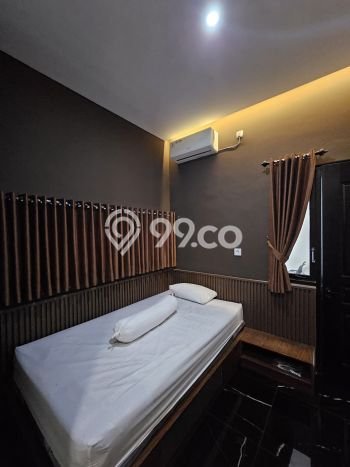 Rumah Kost untuk Dijual di Depok dengan 12 KT, 12 KM, Luas 230m2 Rumah Kost untuk Dijual di Depok dengan 12 KT, 12 KM, Luas 230m2