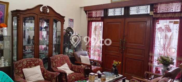 Rumah Elit Modern Tanpa Renovasi di Pulomas Jakarta Timur Rumah Elit Modern Tanpa Renovasi di Pulomas Jakarta Timur