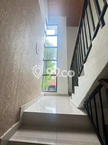 For Sale! Luxury House LT 200m2 Desain Modern di Harapan Indah For Sale! Luxury House LT 200m2 Desain Modern di Harapan Indah