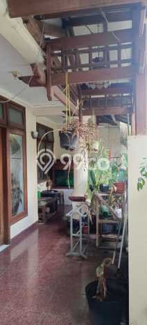 Rumah Elit Modern Tanpa Renovasi di Pulomas Jakarta Timur Rumah Elit Modern Tanpa Renovasi di Pulomas Jakarta Timur