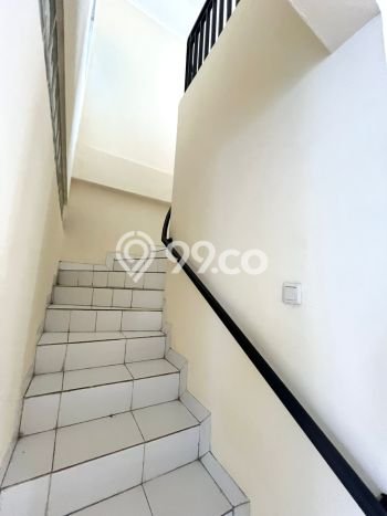 Disewakan! Rumah 3 Kamar Tidur &
3 Kamar Mandi di Kayu Putih, Jakarta Timur Disewakan! Rumah 3 Kamar Tidur &
3 Kamar Mandi di Kayu Putih, Jakarta Timur
