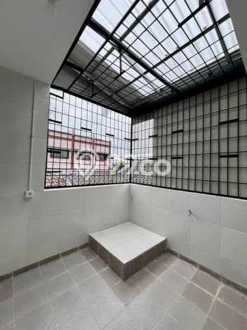 Rumah sewa siap pakai 4 Kamar Tidur di Harapan Indah, Bekasi Rumah sewa siap pakai 4 Kamar Tidur di Harapan Indah, Bekasi