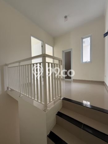 Rumah Strategis Minimalis Lb 70m2 di Ciputat, Tangerang Selatan Rumah Strategis Minimalis Lb 70m2 di Ciputat, Tangerang Selatan