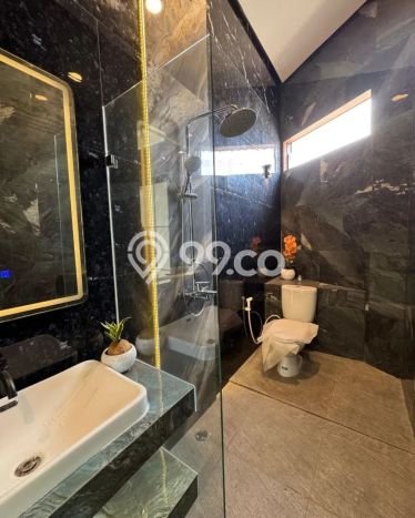 Rumah Luas Asri 5 KT Siap Pakai di Lebak Bulus Jakarta Selatan Rumah Luas Asri 5 KT Siap Pakai di Lebak Bulus Jakarta Selatan