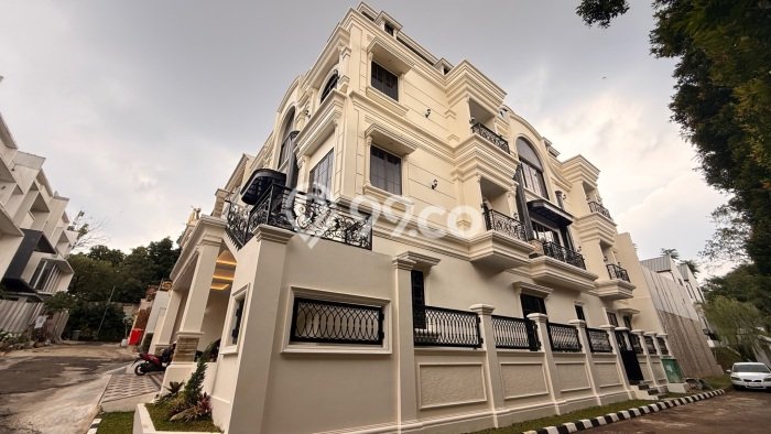 For Sale! Luxury House LT 384m2 Desain Elegan di Cipete For Sale! Luxury House LT 384m2 Desain Elegan di Cipete